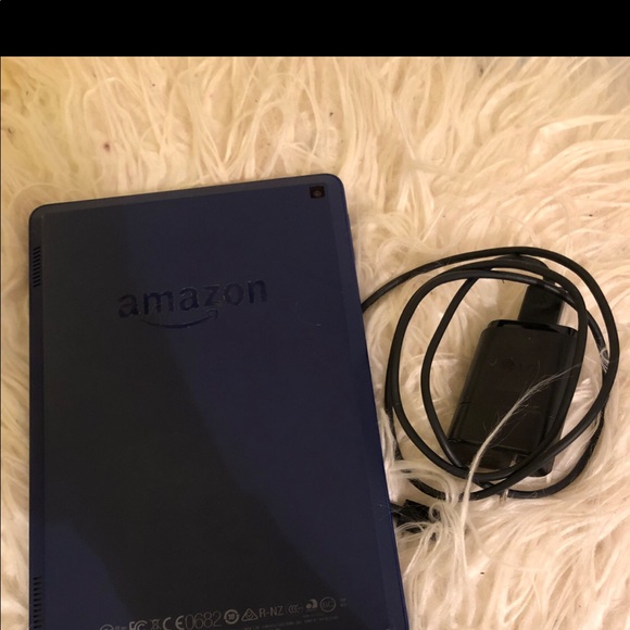 Amazon fire tablet - Picture 1 of 3